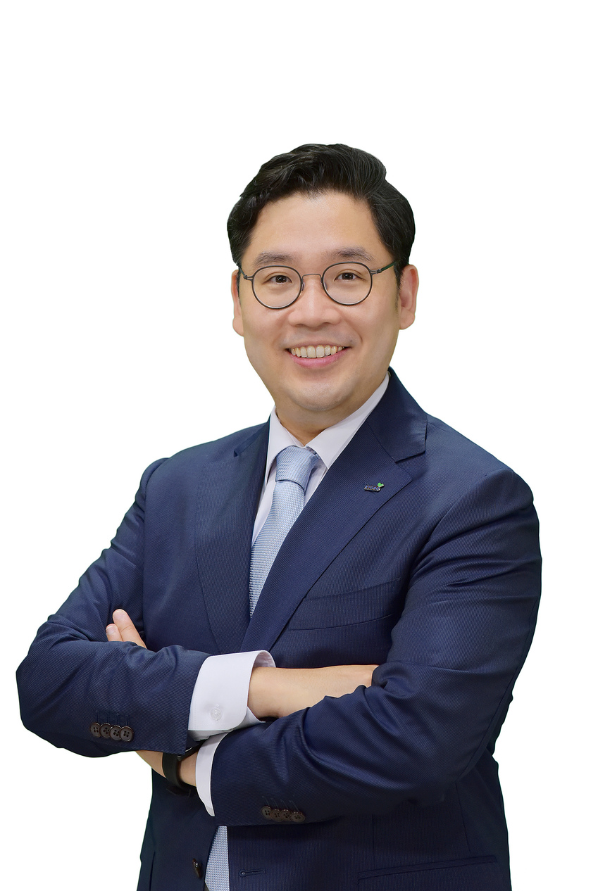 교보생명 '3세 경영' 속도...신창재 '장남' 상무로 승진