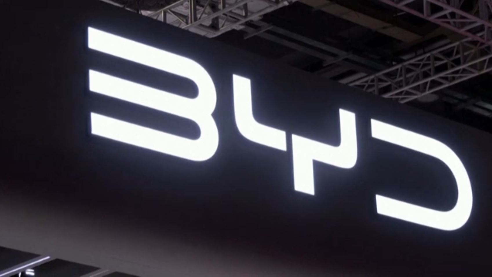 中 BYD는 고속주행…테슬라는 뭐하나? - SBS Biz