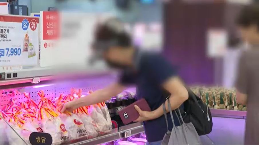 소비자물가 넉달째 2%대 상승…김치 20%·보험서비스 16% 쑥