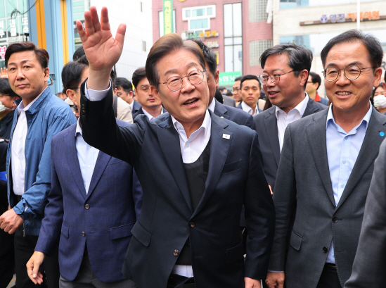 이재명, 'K콘텐츠 간담회' 가져… 제가 사는 게 영화 같다  [대선 2025]