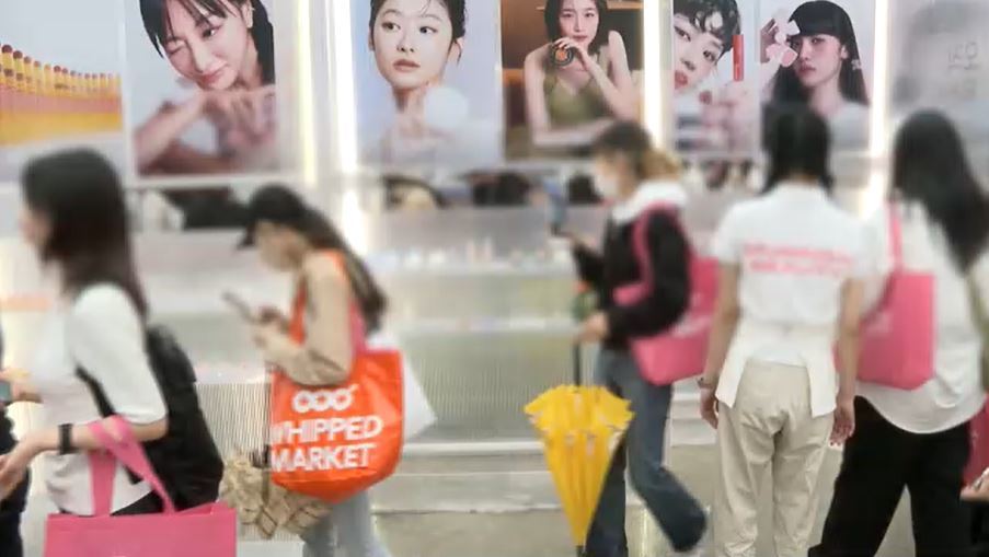 K뷰티 체험하러 왔어요…뷰티페스타 각축전