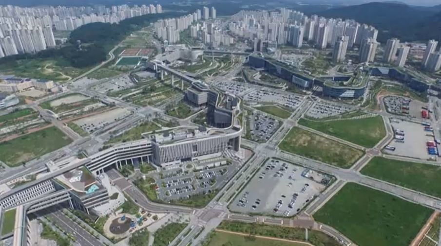 부동산, 文 정부 시즌2?…이재명 난 다른 길 간다