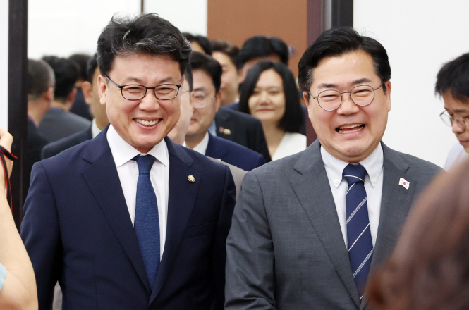 진성준  민생지원금 보편지급이 원칙…예결위원장 19일 선출해야 
