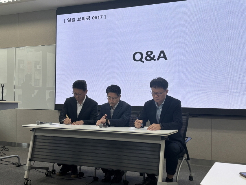 SKT</font>  통화 기록 유출 안돼…20일부터는 원하는 때 유심교체 