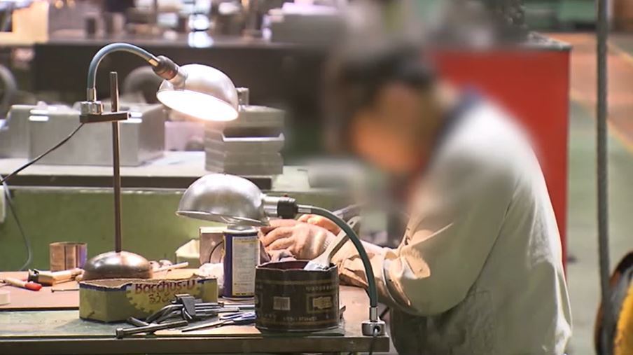 정부, 중견기업기금 조성 검토… 지원 사각지대 해소 