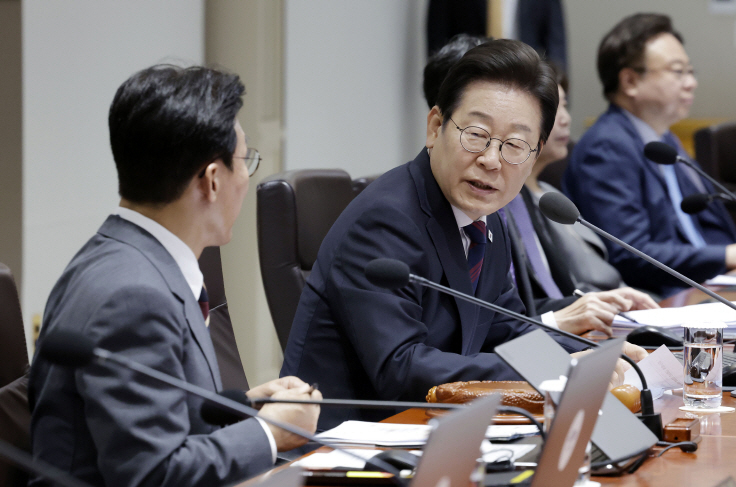 李대통령, 金총리 주례회동 정례화... '민생 지원금 집행 부작용' 없도록 당부 