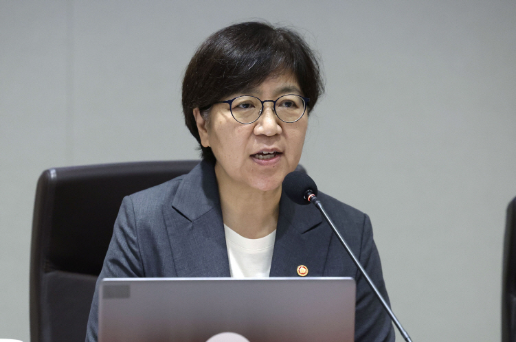 정은경  의료 복귀 특혜 논란, 합리적 방안 찾아야 