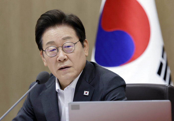 李 대통령 '질타'  민생쿠폰 색상차별, 행정편의주의 