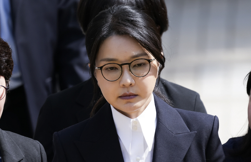 '수용번호 4398' 김건희 내일 특검</font> 소환…건강이유 출석 고심
