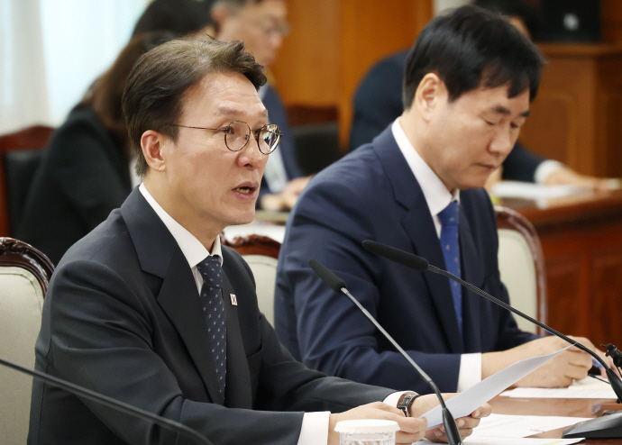 金총리, 'KT</font>·롯데카드 사고'에  국민에 대한 위협…해킹</font>과의 전쟁 각오 