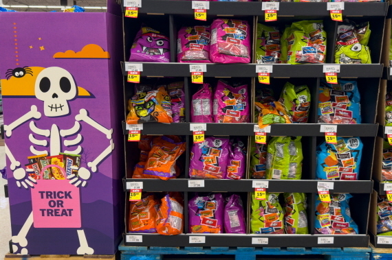 미국 핼러윈 사탕값 무섭네… 10% 급등 