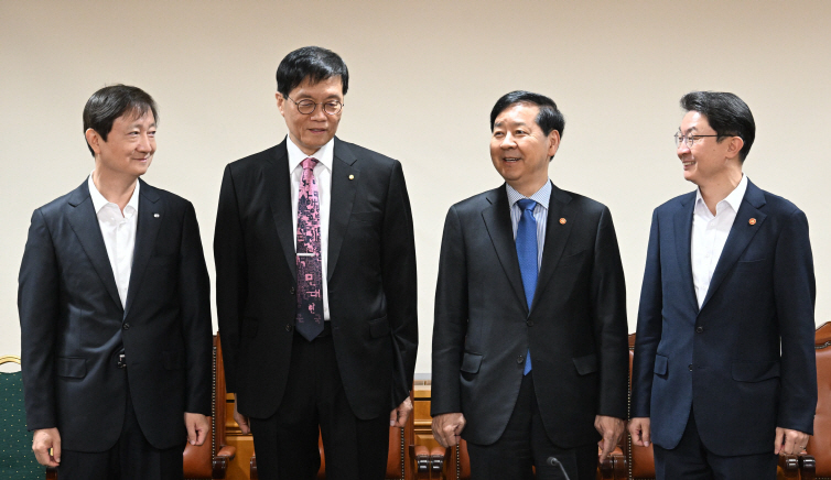 구 부총리  외환 불확실성 확대…국민연금</font> 등과 긴밀히 논의 