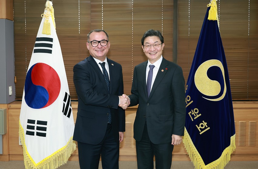 이억원 금융위원장, 독일연방은행 총재 면담