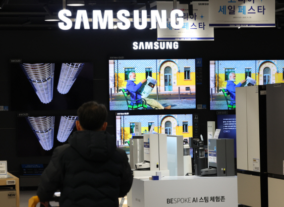 중국 TV '물량 공세' 펼쳐…2년 연속 한국 출하량 넘어서