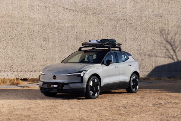 볼보 전기차가 3천만 원대로 풀려서 난리 났다며?