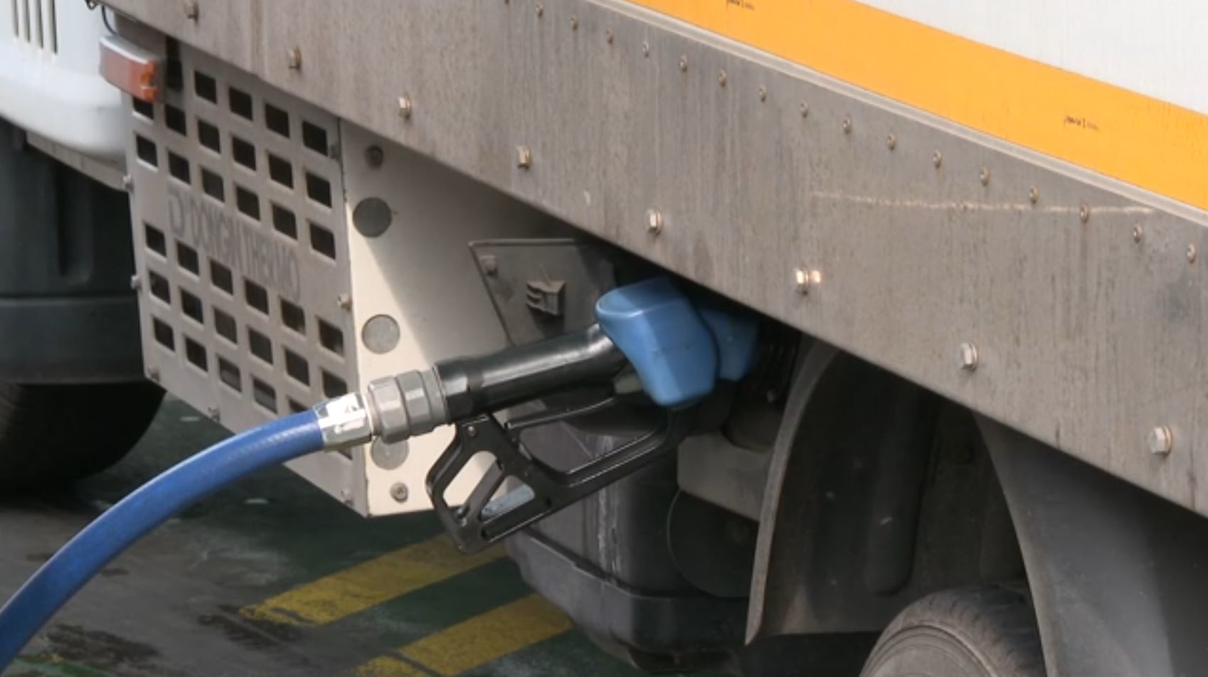 석유 최고가격제 초읽기…추경론 부상